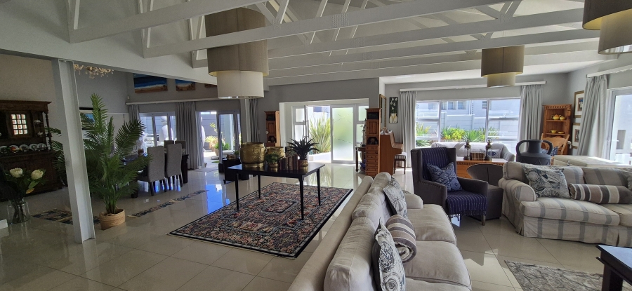 5 Bedroom Property for Sale in Van Riebeeckstrand Western Cape